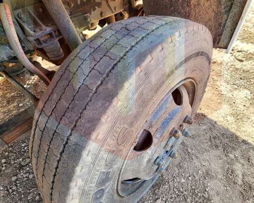 Mercedes Benz 712 Modelo 1999 con Caja