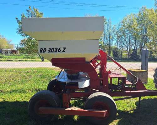 Fertilizadora Yomel 3036 Z 36 Metros