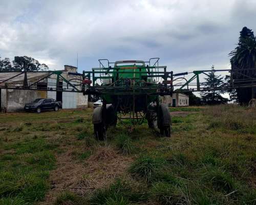 Pulverizadora Autopropulsada Metalfor 3200 año 2004.