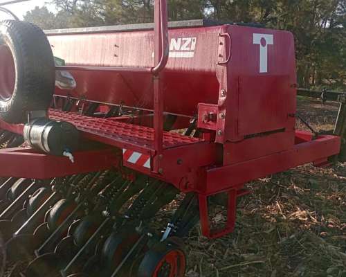 Sembradora Tanzi 4300monodisco de 24 Lineas a 19 Abono en L