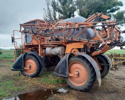 Pulverizador Jacto Uniport Plus 2500 año 2010