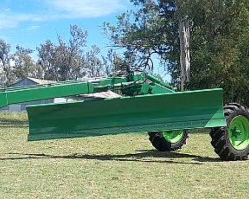 Niveladora de Arrastre NC3600 Articulada