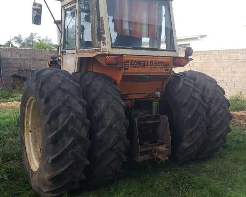 Vendo Zanello 220, 140 HP, Hidráulico, Motor MB 1114, Modelo