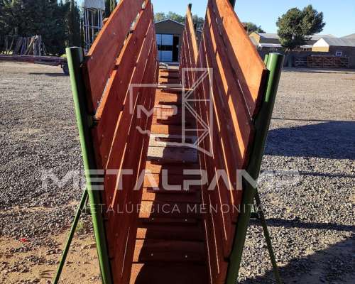 Cargador para Hacienda Fijo de Caño Petrolero y Madera