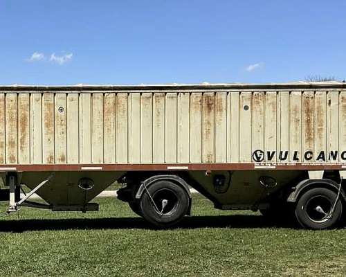 Vendo Semirremolque Tolva Vulcano C25 Engomada año 2016 .