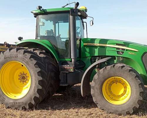 Tractor John Deere 7 200j año 2019.
