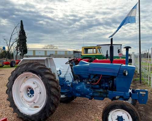 Ford 4600 1980 con 3 Puntos