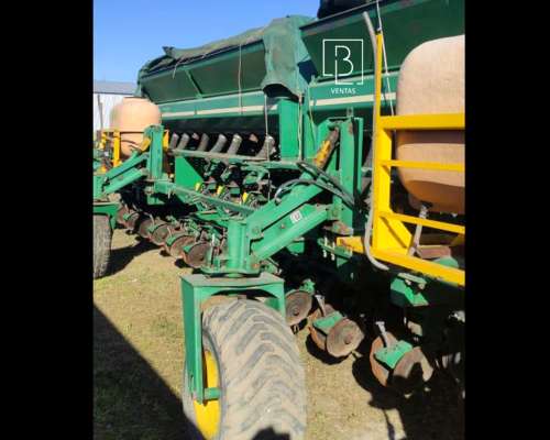 Sembradora Pierobon Neumática de 16 a 70cm