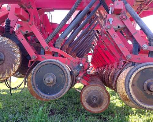 Sembradora Pionera 2520 con Alfalfero