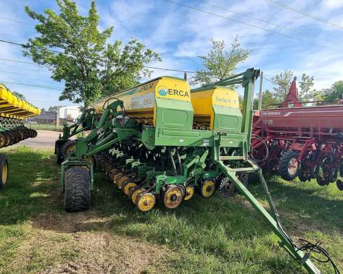 Sembradora Erca Serie V F de 33 a 21cm año 2010 Reparada