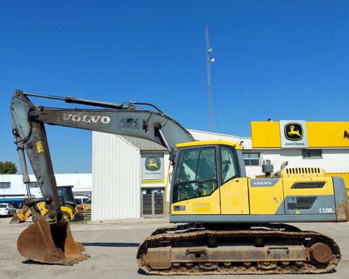 Excavadora Volvo Ec220d Usada