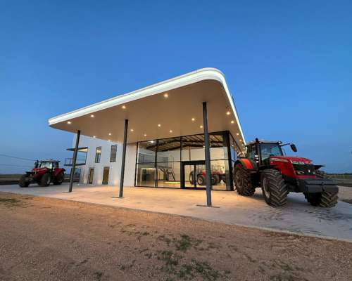 Massey Ferguson 8737 con Duales y Piloto