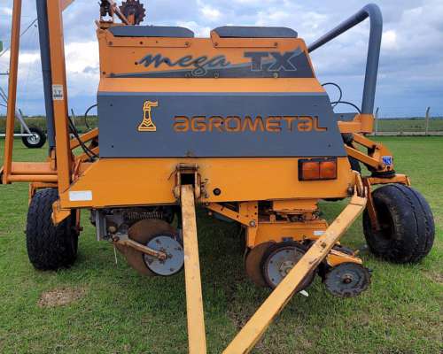 Sembradora Agrometal TX Mega año 2008