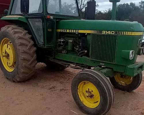 Tractor John Deere 3140 con Cabina
