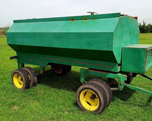 Acoplado Tanque Mauro 3000 Lts
