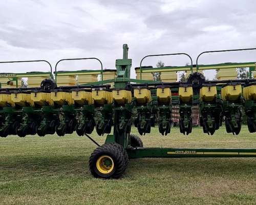 Sembradora John Deere 1740 año 2011 18 a 52.5