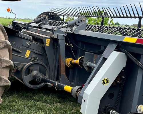 Cosechadora Massey Ferguson 9790 375 HP Draper 35 2012