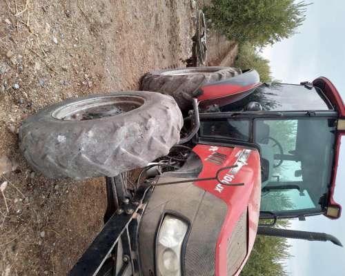 Tractor Case Farmall 100 JX. Mod 2015