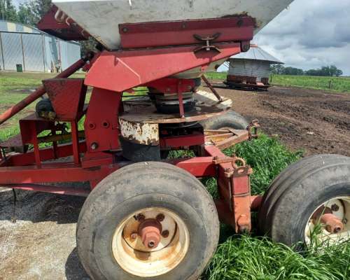 Fertilizadora Yomel RD 3028 Z.