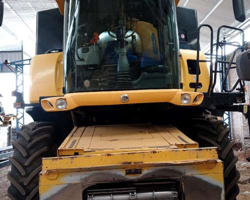 Cosechadora New Holland CR9060 Usada - Patona