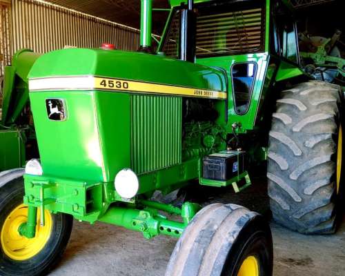 Tractor John Deere 4530