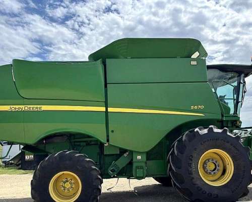 John Deere S670 Americana IVA Incluido, con Draper 635fd.
