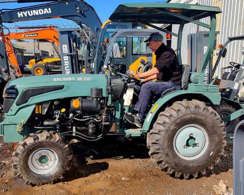 Tractor 4X4 60hp + Compresor y Diferencial P/accesorios