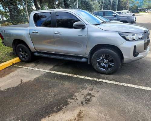 Toyota Hilux SR 4X4 2023
