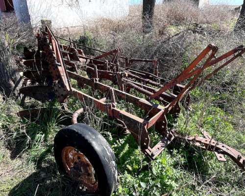 Arado de 5 Rejas