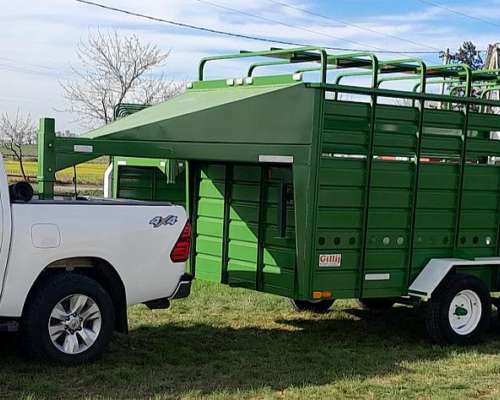 Acoplado Ganadero Balancín Cuello de Cisne Marca Gillij