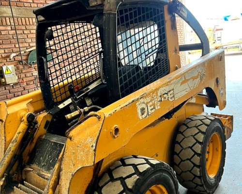 Minicargadora John Deere 317
