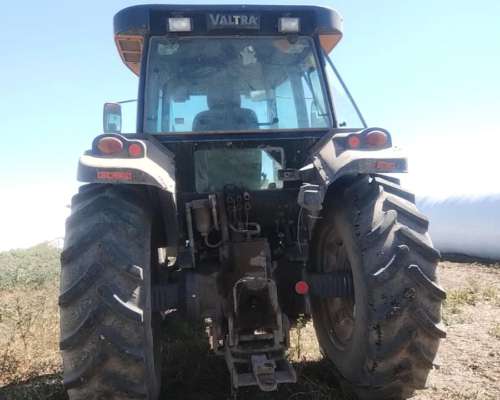Tractor Valtra BM100 Usada