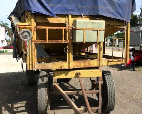 Tolva 8 TN con Chimango