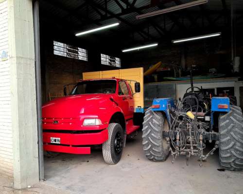 Vendo Ford 14000 Chassis en Excelente Estado, Modelo 94