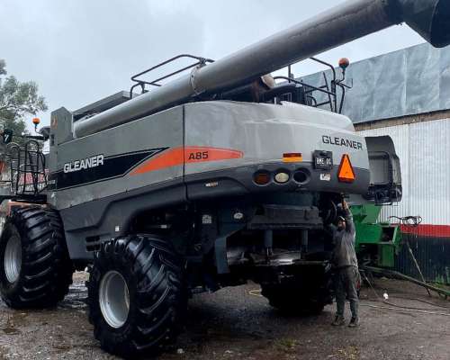 Cosechadora Axial 35 Pies Challenger 680 MF 9895