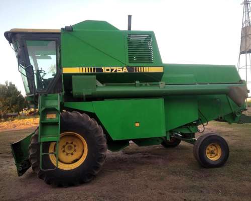 Cosechadora John Derre 1075 a año 1990