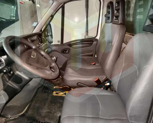 Iveco Daily 35c15 Paso 3750 año 2018 con Carroceria