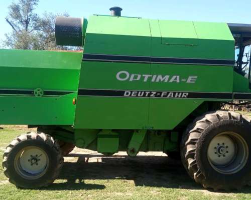 Vendo Deutz Fahr Optima E, año 1998, 7600 HS.