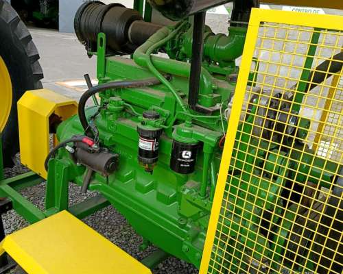 Motor John Deere 113 HP con Generador y Embrague
