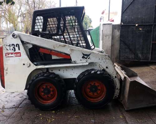 Mini Cargadora Bobcat 130s - Lista para Trabajar.-