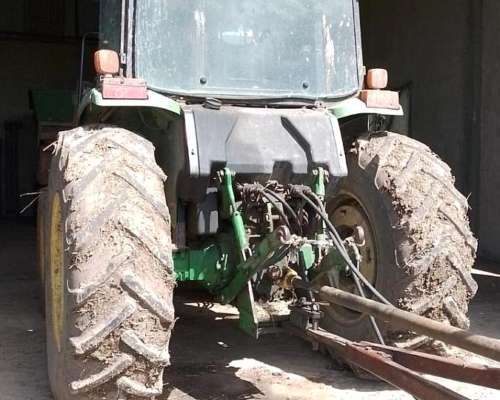 Tractor John Deere 5700