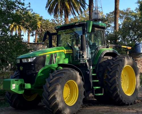 John Deere 7r 230.