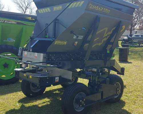 Fertilizadora de Arrastre 3700lt Quasar 3700 Bernardin