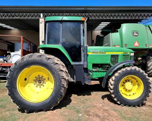 Tractor John Deere 7810