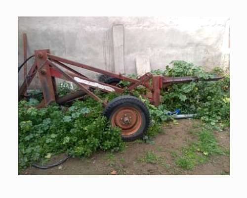 Cargador de Rollos - Elevador Elevador de Rollos S/M Usado