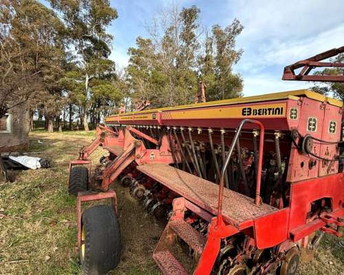 Sembradora Bertini 32000 de 30 a 22
