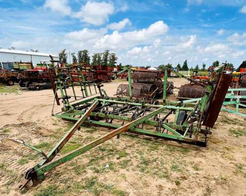 Vibro Cultivador de 6 Metros de Ancho de Labor.