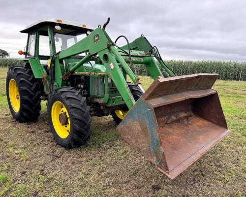 John Deere 5400 con Pala