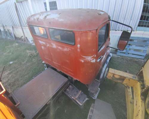 Camion Volcador Mercedez Benz 1114 LT con Caja 1975