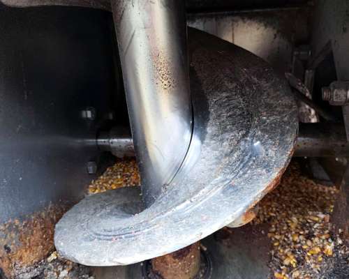 Tolva Autodescargable Cestari de 14 TN. Balanza Magris.